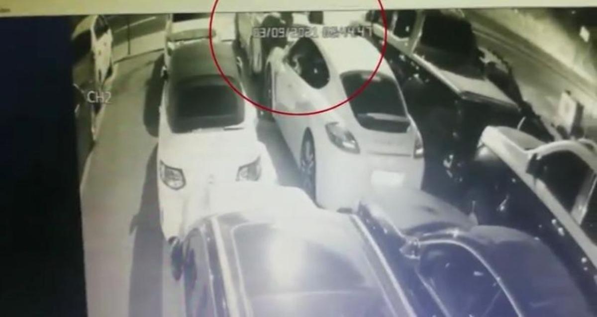 Kartal&rsquo;da &rsquo;otomobilden far hırsızlığı&rsquo; kamerada