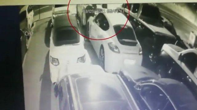 Kartal’da ’otomobilden far hırsızlığı’ kamerada