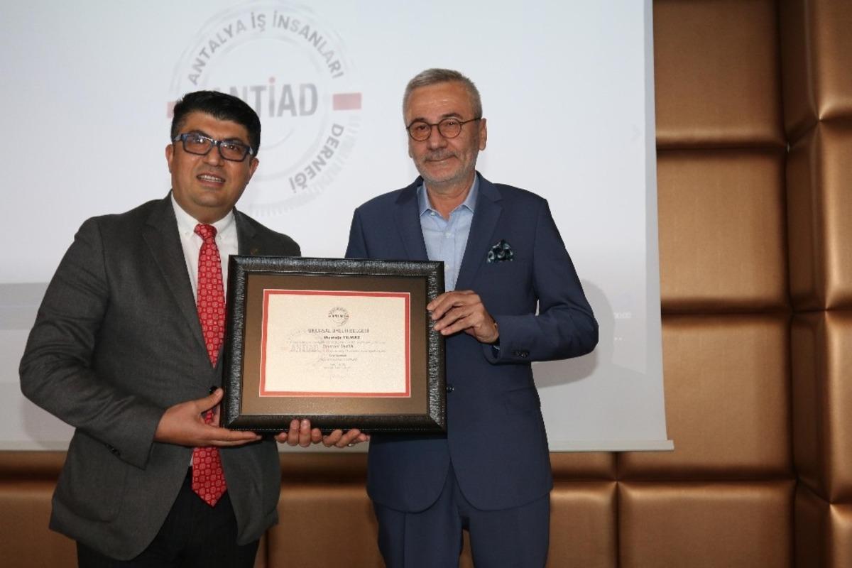 Başkan Yılmaz&rsquo;a onursal &uuml;yelik