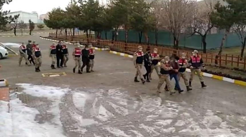 Van&rsquo;da tefeci operasyonu: 6 g&ouml;zaltı