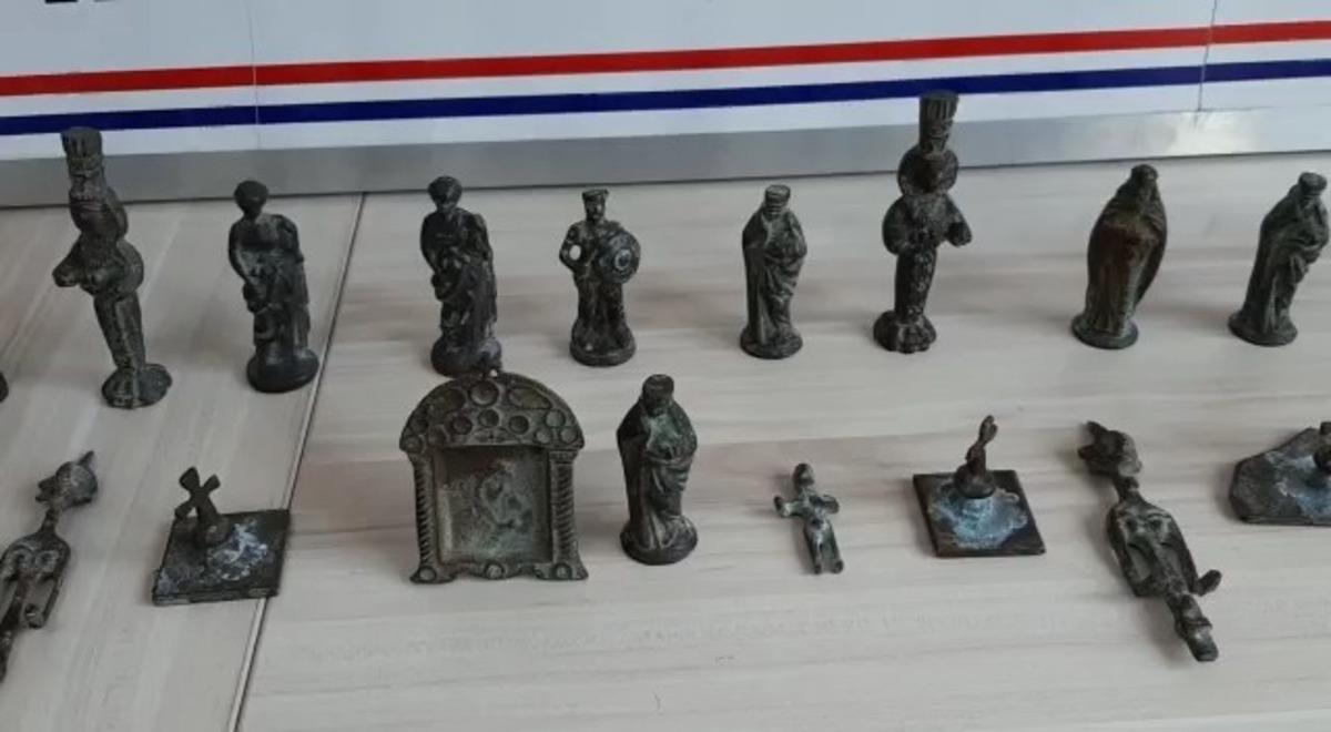 Bursa&rsquo;da 3 tarih&icirc; eser ka&ccedil;ak&ccedil;ısına su&ccedil;&uuml;st&uuml;
