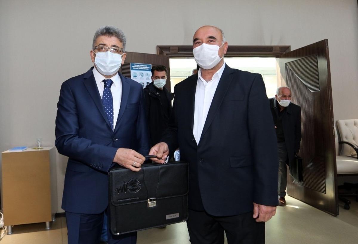 Vali Bilmez muhtarlarla bir araya geldi