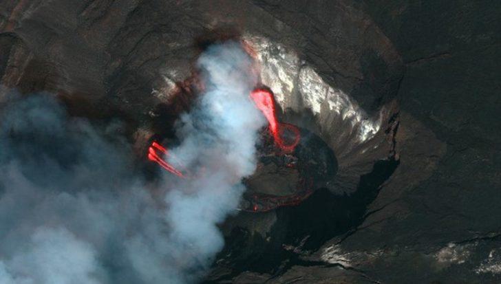Dünyanın en büyük volkanı uyanıyor!
