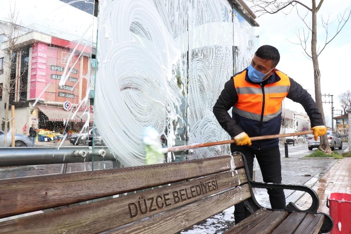 Konteynerlara &ouml;zel sol&uuml;syonlu temizlik