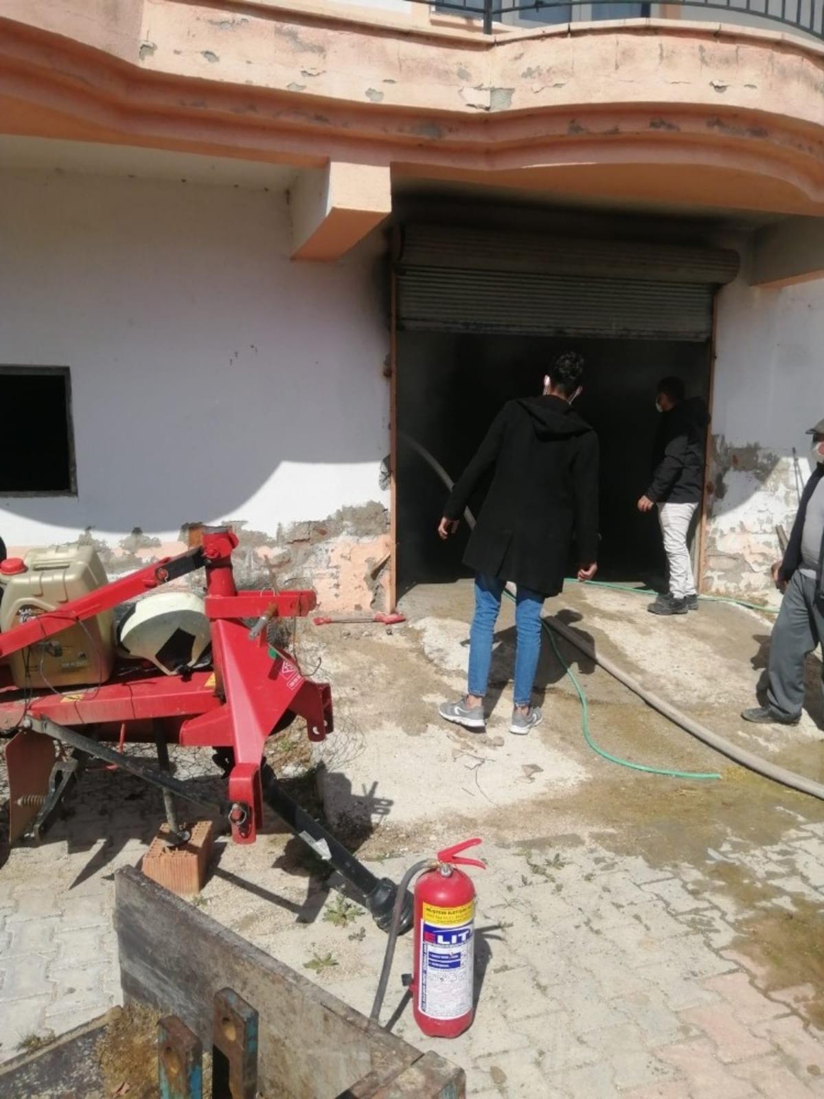 Bucak&rsquo;ta ahırda &ccedil;ıkan yangın korkuttu