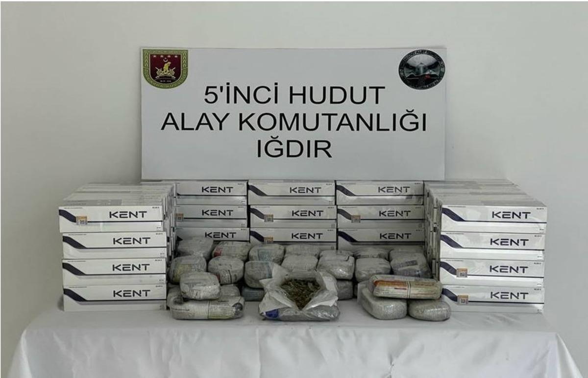 İran sınırında 30 kiloya yakın esrar ele ge&ccedil;irildi