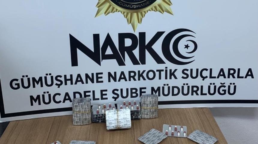 G&uuml;m&uuml;şhane&rsquo;de 371 adet uyuşturucu hap ele ge&ccedil;irildi