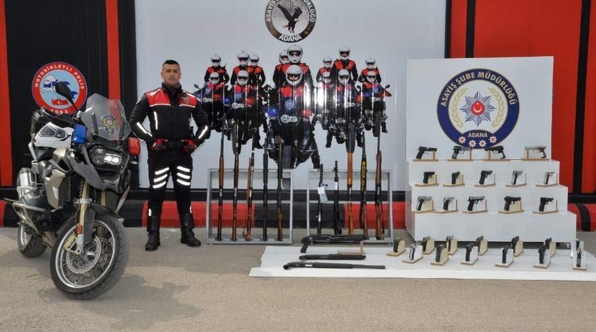 Adana&rsquo;da 53 ruhsatsız silah ele ge&ccedil;irildi