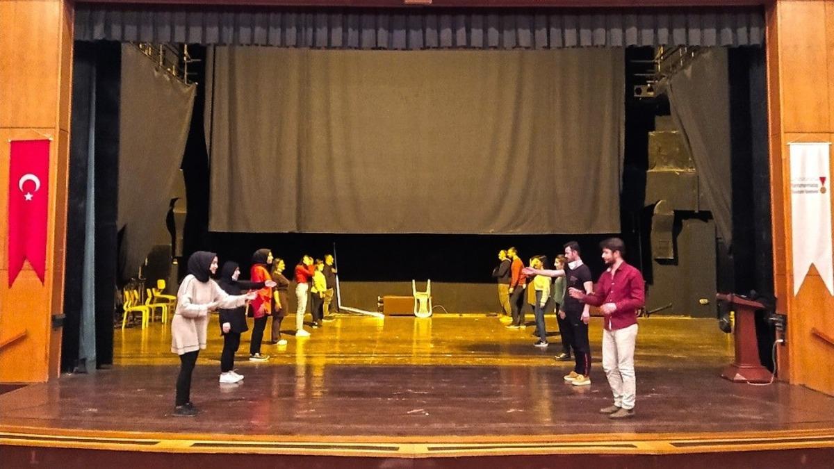 Sahne Maraş&rsquo;ta Tiyatro Okulu&rsquo;nda eğitimler başladı