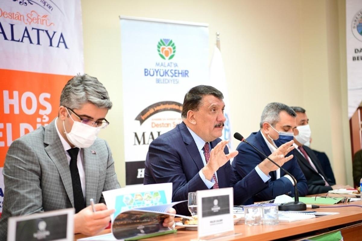 G&uuml;rkan: &ldquo;Her il&ccedil;emize ayrım yapmadan hizmet g&ouml;t&uuml;r&uuml;yoruz&rdquo;