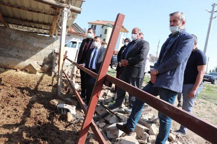 Kaymakamlıktan evi yanan ve hayvanları telef olan ailelere 65 bin liralık destek G3