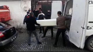 Mektup bırakıp kendini garajında iple astı