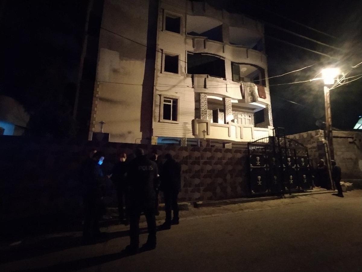 Evlenmelerine izin verilmeyen gen&ccedil;ler 4 katlı evin damından el ele tutuşup aşağı atladı