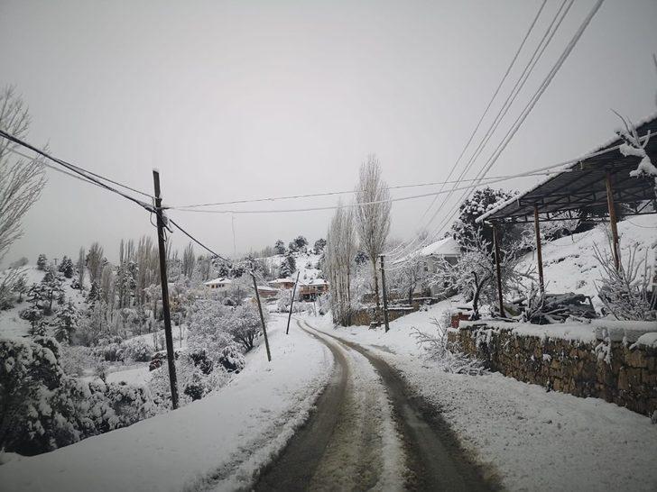 Denizli’de kar kalınlığı 15 santimetreye yükseldi G3