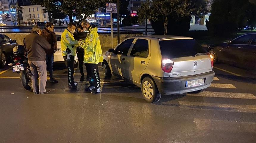 Motosiklet, otomobile &ccedil;arptı: 1 yaralı