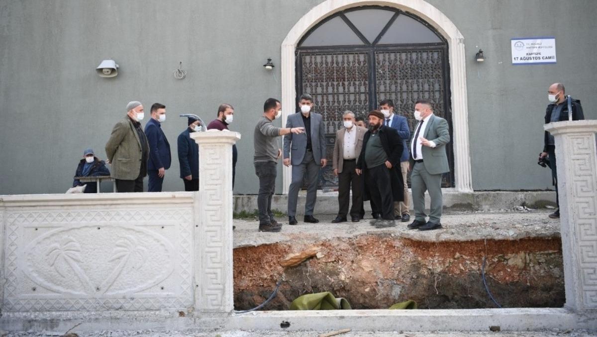 Kocaman, Akşemseddin Cami &ccedil;alışmalarını inceledi