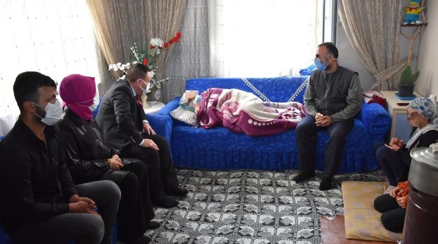 Başkan Beyoğlu, b&ouml;brek yetmezliği hastasının eşine istihdam imkanı sağladı