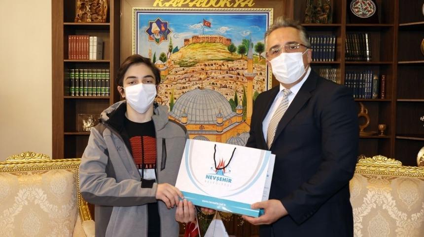 Nevşehir Belediyesporlu sporcu T&uuml;rkiye birincisi oldu