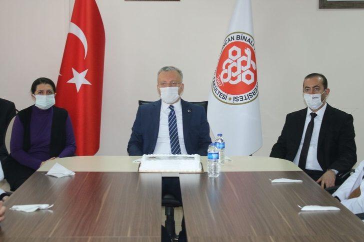 Rektör Levent, Tıp Fakültesi öğrencileri ile bir araya geldi G3