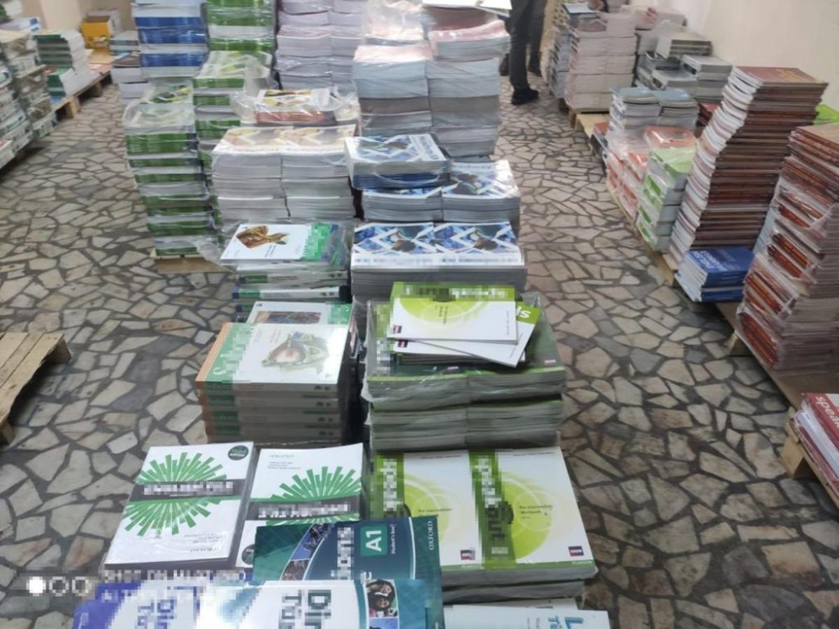 İstanbul&rsquo;da korsan kitap operasyonu