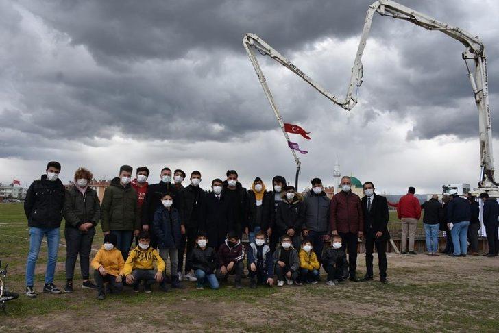 Selimşahlar Spor Tesisi ve Açık Düğün Salonu’nun temeli atıldı G3
