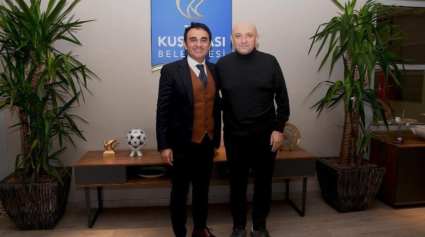 Ünlü spor yorumcusu Sinan Engin, Kuşadası’na geldi