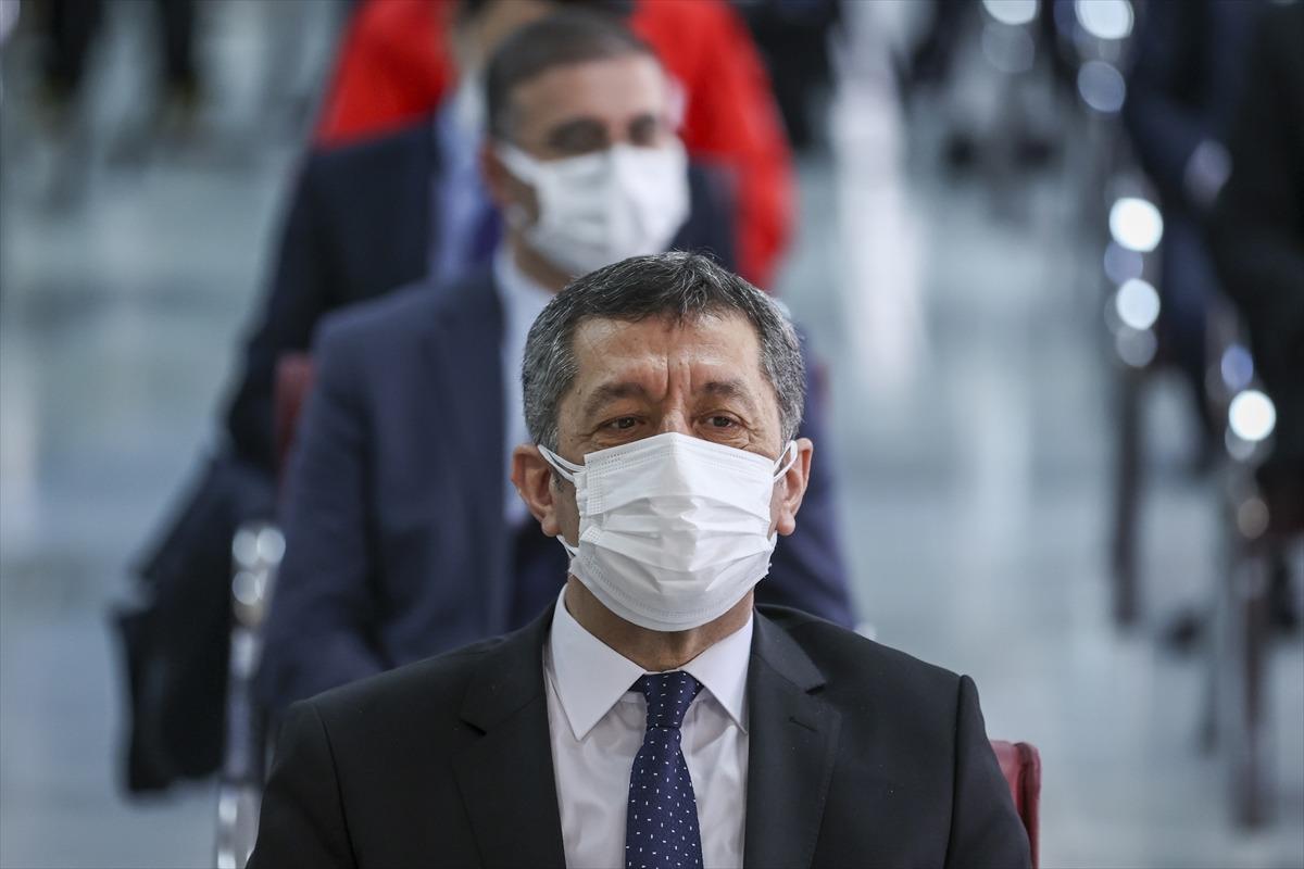 Milli Eğitim Bakanı Sel&ccedil;uk, Yatılı B&ouml;lge Ortaokulu &Ouml;ğrencilerine Kırtasiye Seti Dağıtım T&ouml;reni'nde konuştu: