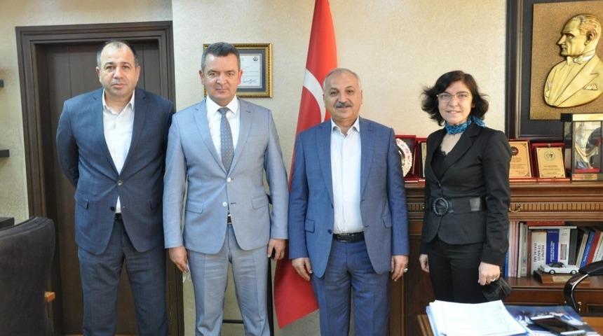 Mersin&rsquo;de tabela kirliliği ve kaldırım işgaline izin verilmeyecek