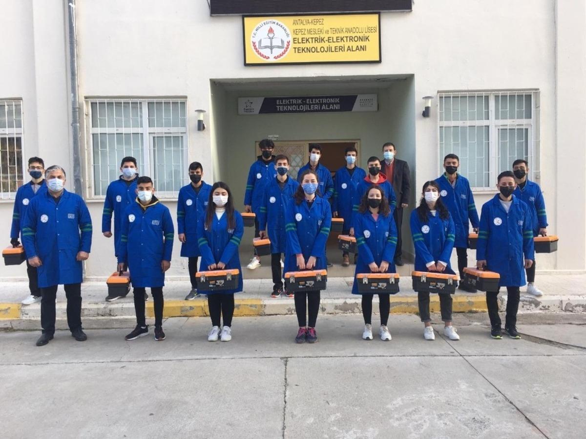 Enerjinin Yıldızları y&uuml;z y&uuml;ze eğitimlere başladı