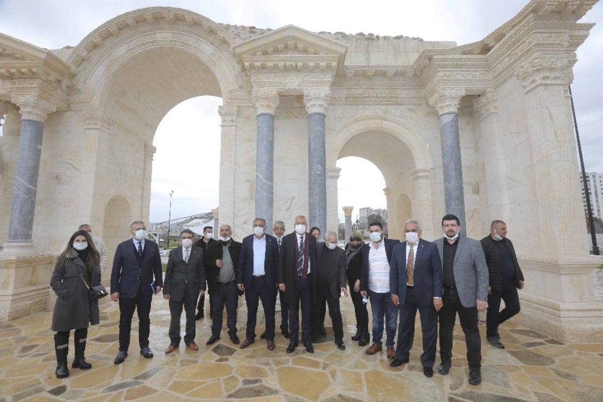 Karalar: "Yapılmamışları yapıyoruz, yapacağız"