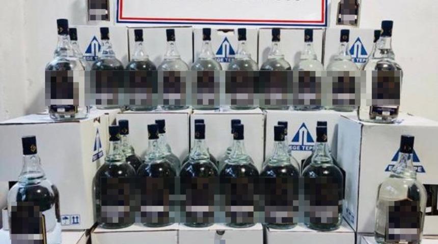 Emniyetten ka&ccedil;ak alkol operasyonu