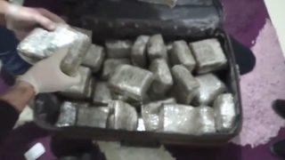 Esenyurt'ta bavul içinde 500 bin liralık uyuşturucu yakalandı