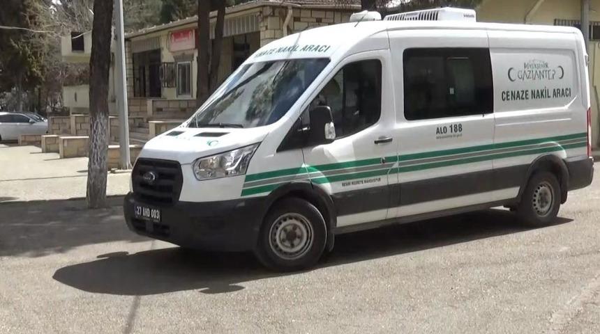 Korkunç olay! Benzinle ateşi tutuşturmak isterken kendini yaktı