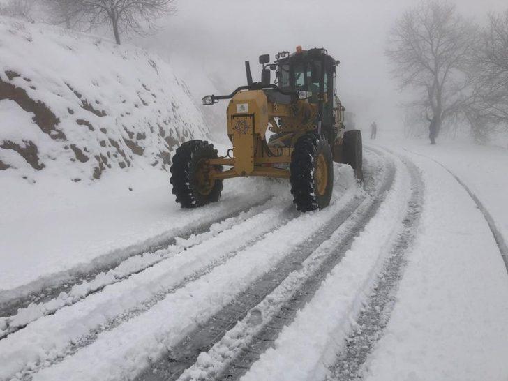 Aydın’da karla mücadele çalışmaları devam ediyor G3