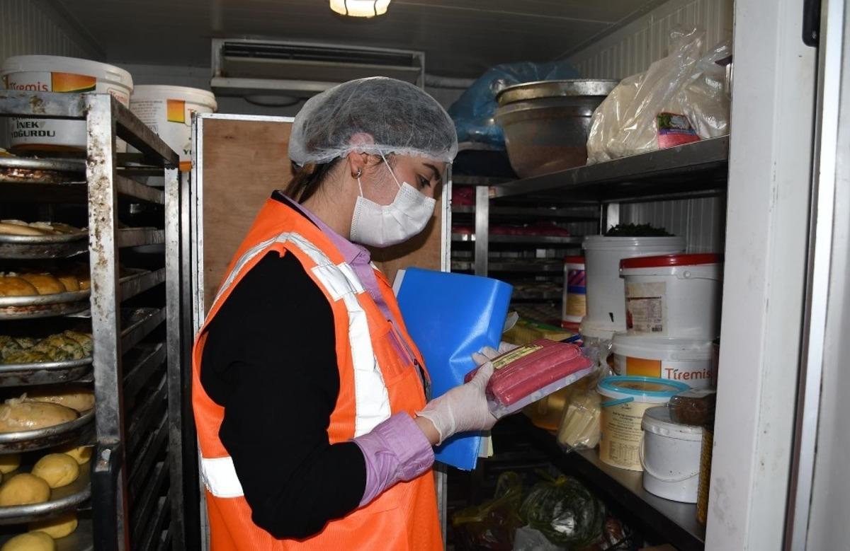 Kuşadası Belediyesi&rsquo;nden Davutlar ve G&uuml;zel&ccedil;amlı&rsquo;da &ldquo;Tematik Denetim&rdquo;