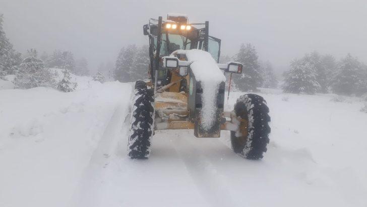Manisa’nın yüksek kesimlerinde karla mücadele devam ediyor G2