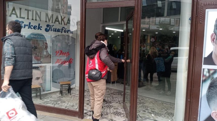 Polis ekipleri maske ve mesafe denetimi yaptı