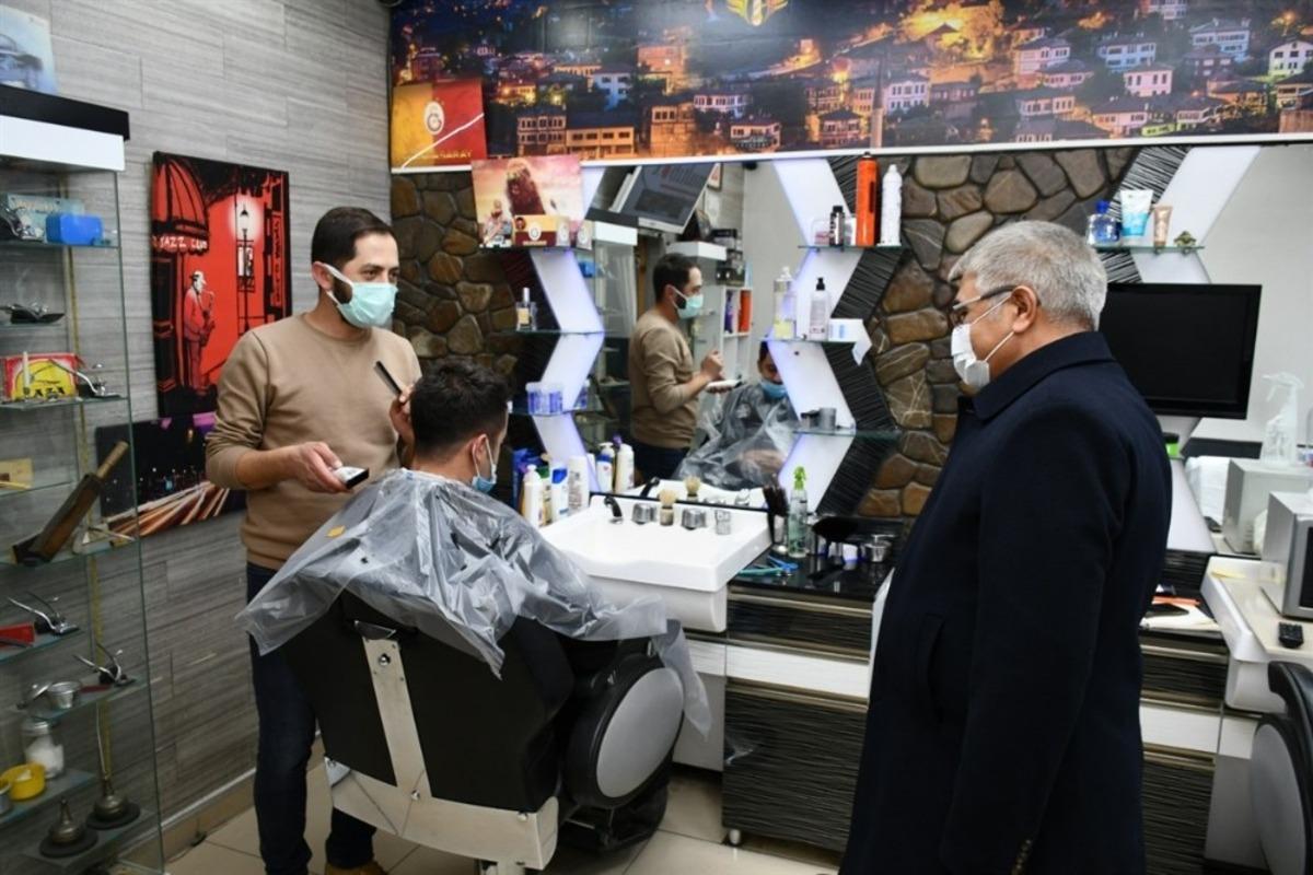 Vali G&uuml;rel esnafları denetledi