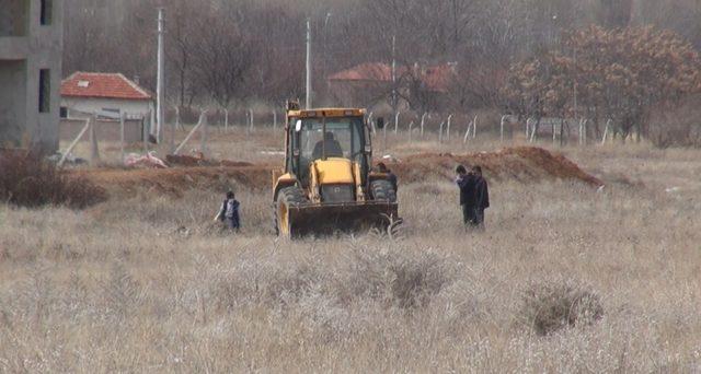 Polis, 17 yıllık kayıp kadının izini sürüyor