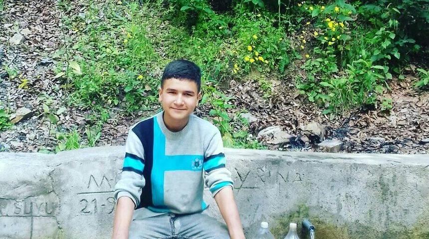 &Uuml;zerine ağa&ccedil; d&uuml;şen lise &ouml;ğrencisi hayatını kaybetti