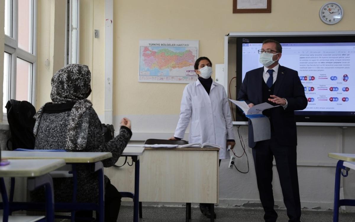 Vali Polat&rsquo;tan okul ziyareti