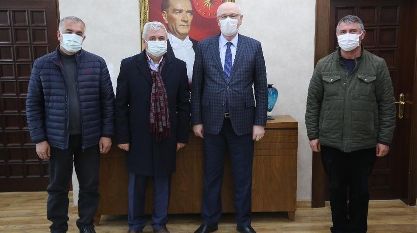 İzmir&rsquo;de yaşayan Eskişehirliler Başkan Kurt&rsquo;u ziyaret etti