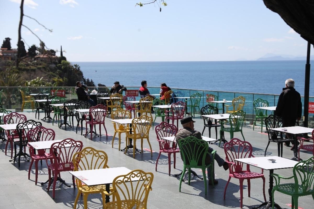 Tophane &Ccedil;ay Bah&ccedil;esi a&ccedil;ıldı