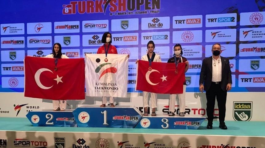 Yerk&ouml;y&rsquo;&uuml;n Tekvando takımı gururlandırdı