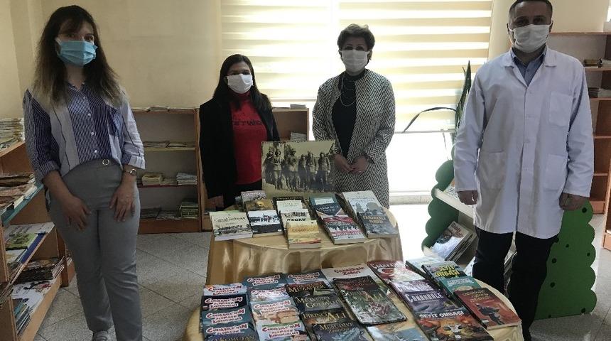 Stant a&ccedil;arak &Ccedil;anakkale ruhunu yaşatıyorlar