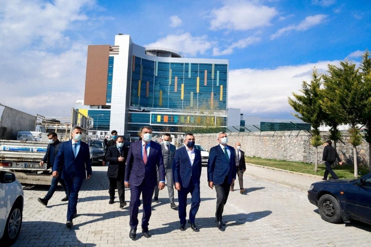 Hastane i&ccedil;erisindeki alternatif yolda &ccedil;alışmalar s&uuml;r&uuml;yor