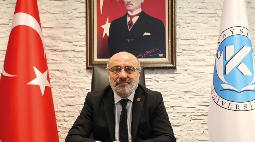 Rektör Karamustafa: “18 Mart ölümsüz bir kahramanlık zaferidir”