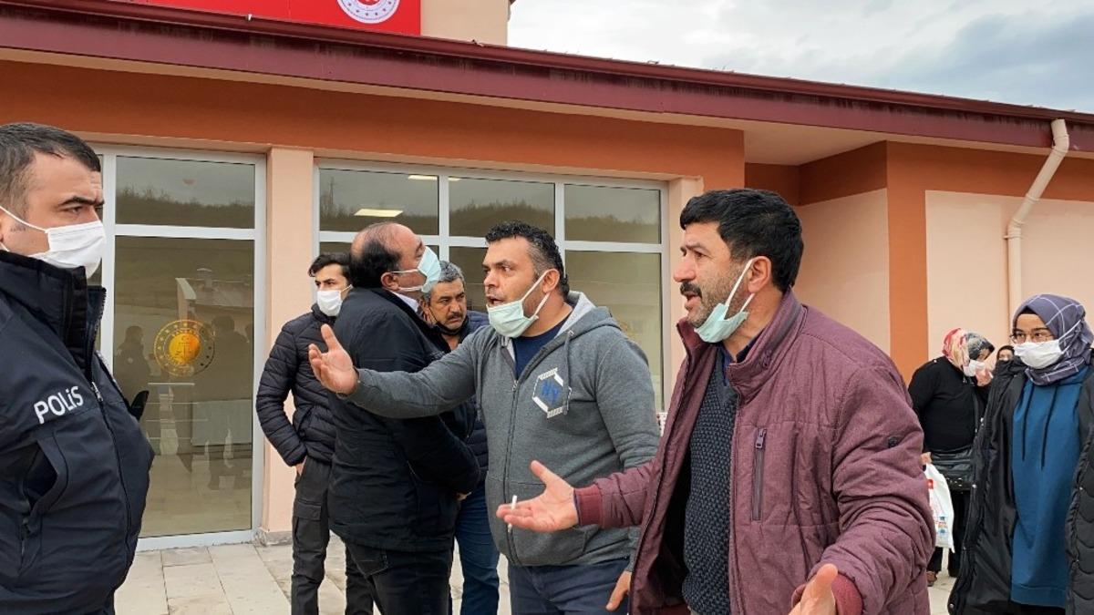 Havai fişek fabrika patlama davasında salon dışında gergin anlar