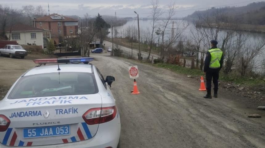 Karantina ka&ccedil;ağı şahıs jandarmaya yakalandı