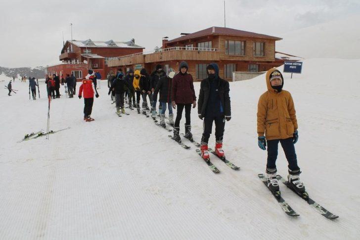 2 bin 800 rakımda kayak keyfi G1